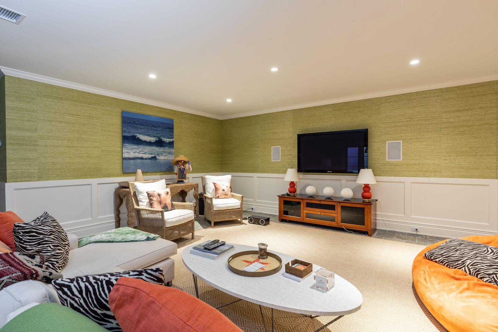  Game Room Lounge