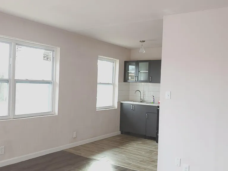 1086 Clinton Rd — Photo 28