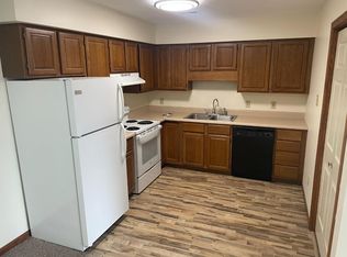 324 W 12th St APT 3, Kearney, NE 68845