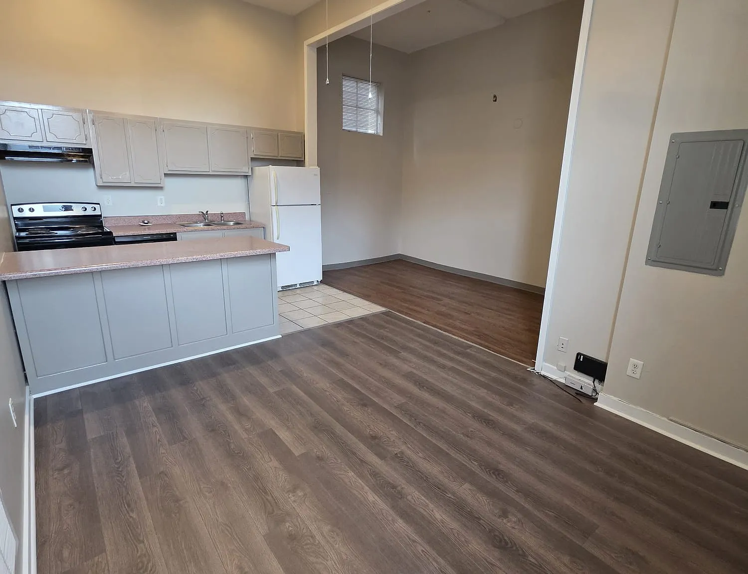 2 bed, 1200 sqft, $1,500 — Photo 2