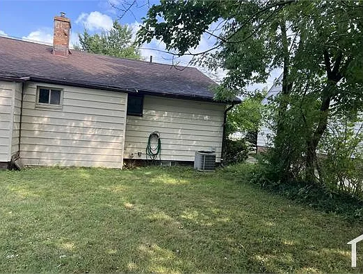 1608 Winchester Rd — Photo 2