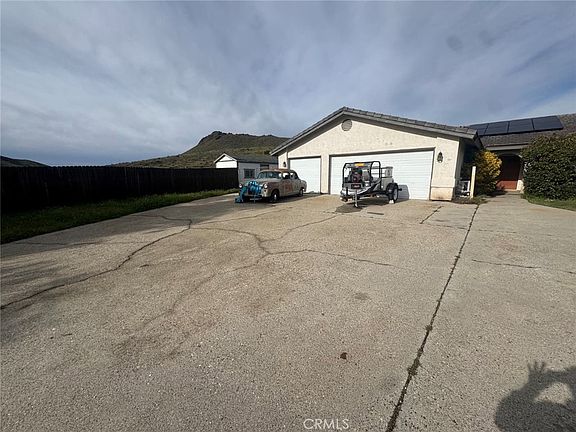 3rd image of 33125 Big Springs Rd