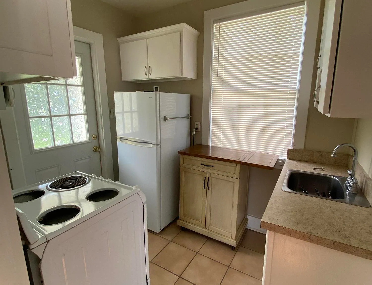 1 bed, 1.0 bath, 336 sqft, $800 — Photo 3