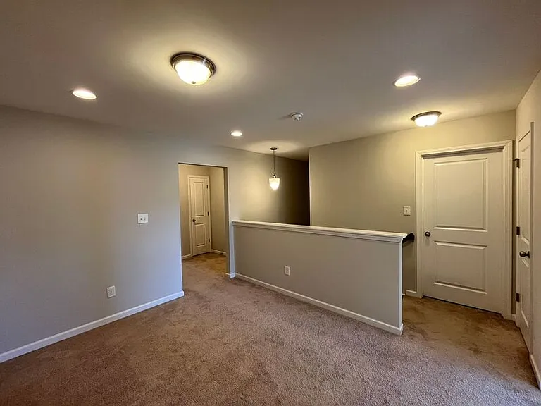 310 Princess Pl — Photo 10