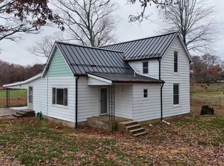 658 County Road 1000 N, Albion, IL 62806