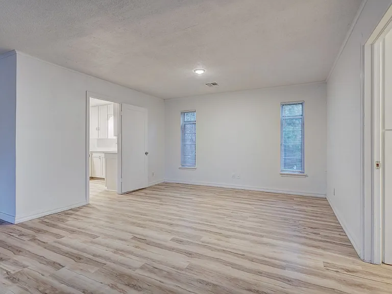2701 NW 48th St — Photo 24