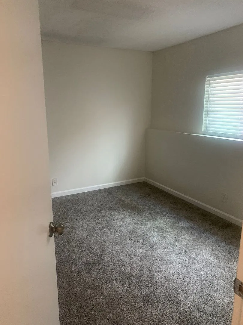 2231 Burroughs St — Photo 3
