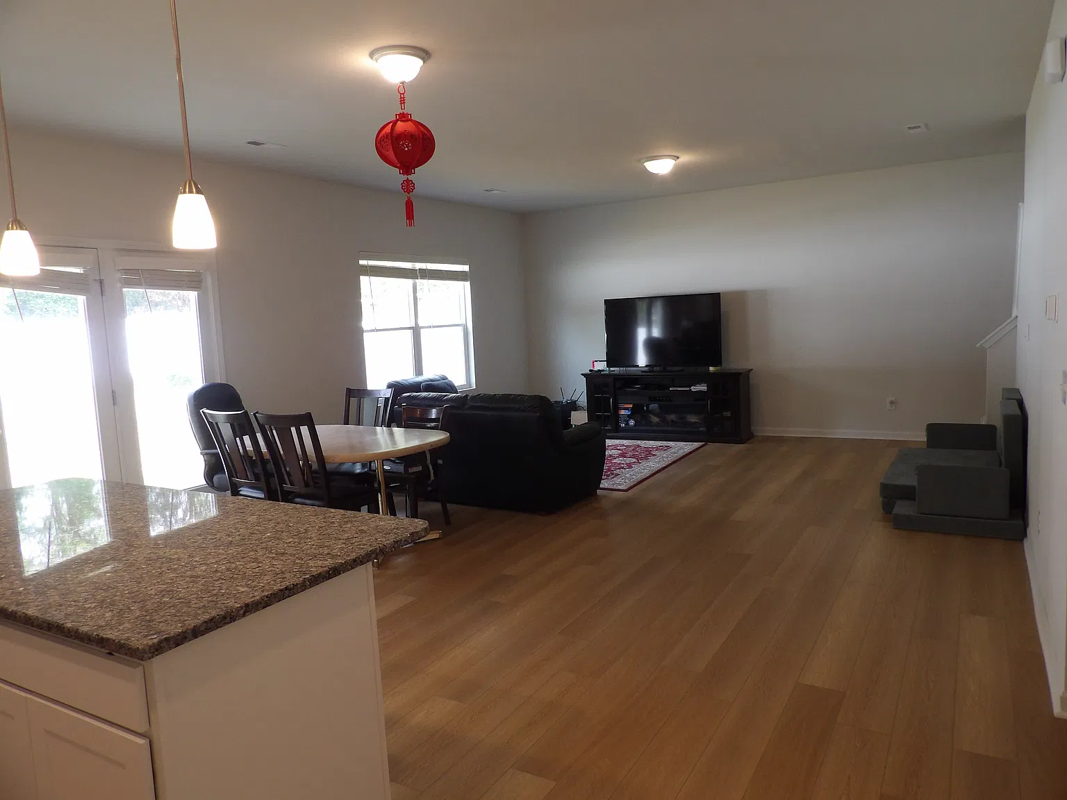 4 bed, 2241 sqft, $2,300 — Photo 2