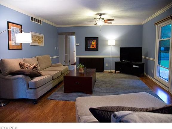 4th image of 31409 Tuttle Dr