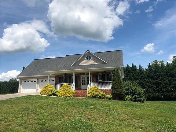 2nd image of 115 Whitehall Ln