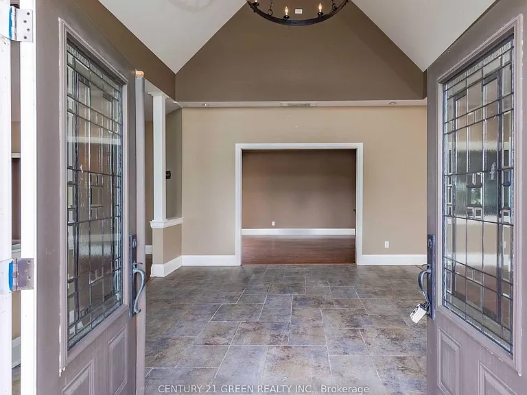935689 Airport Rd — Photo 13