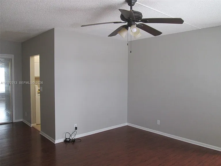 2250 NE 66th St #1521 — Photo 2