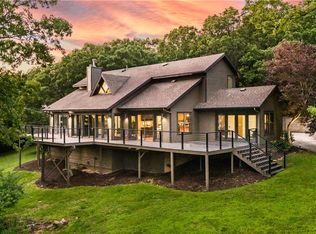 5718 E Estate View Rd, Fayetteville, AR 72703