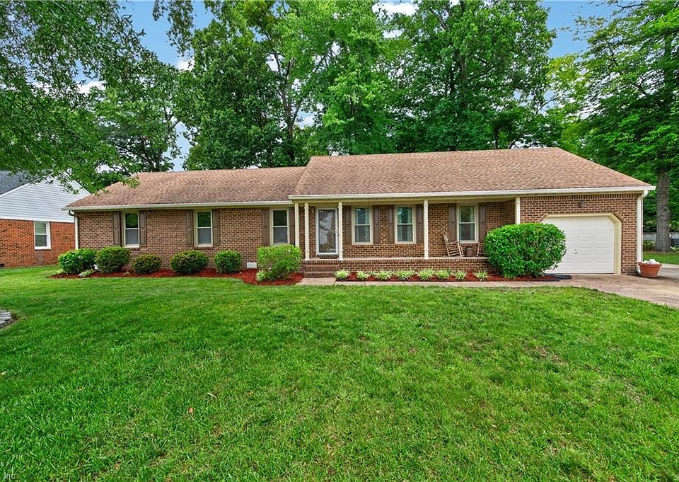1st image of 1213 Lakeford Pl