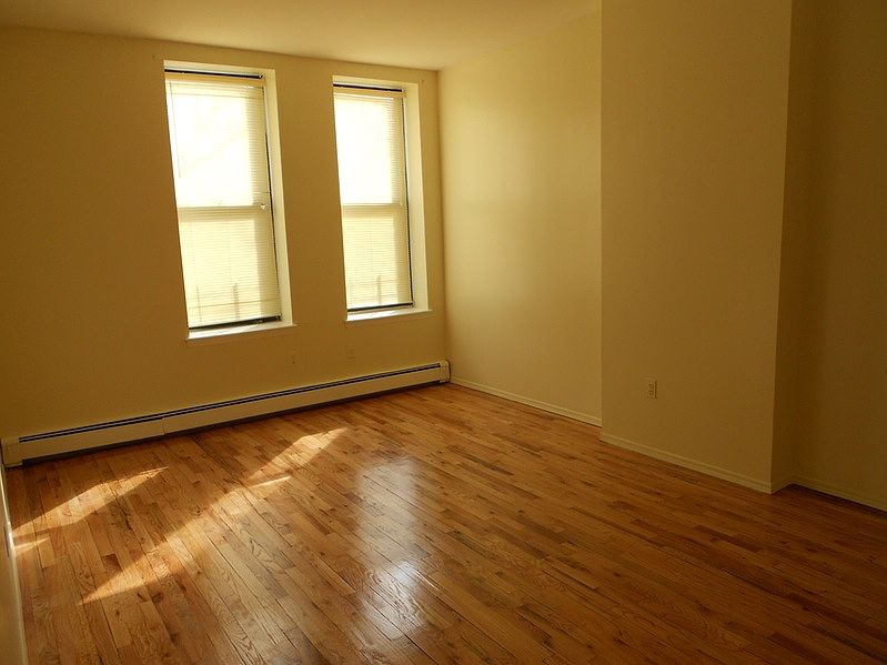 Building Photo 3