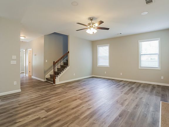4th image of 370 Brannigan Ct