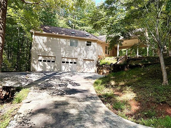 3rd image of 78 Cherokee Camp Trl