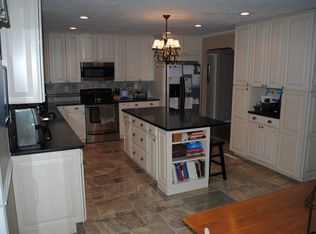 916 Pillow Dr, Virginia Beach, VA 23454