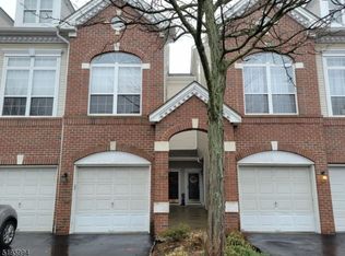 208 Swanstrom Pl E #208, Union, NJ 07083