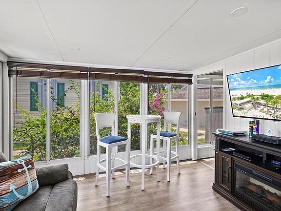 3rd image of 1161 Nettles Boulevard