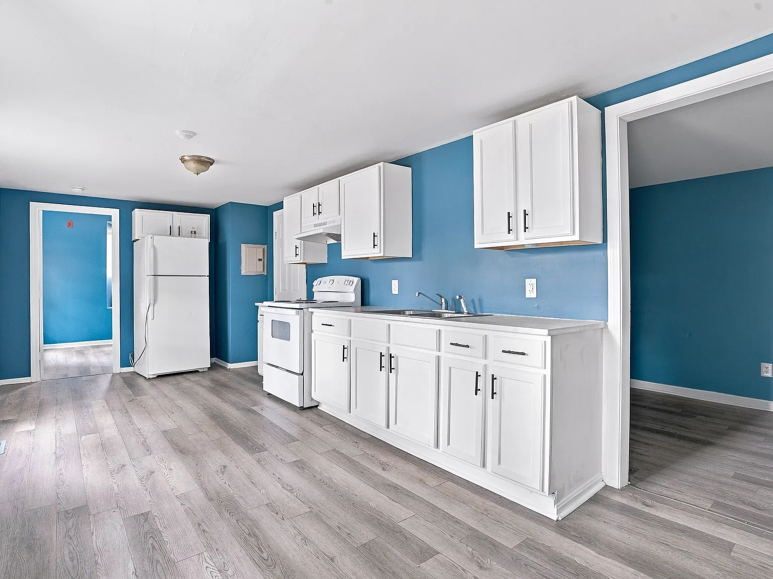 125 Park Ave — Photo 1