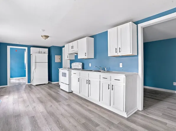 125 Park Ave #4, Woonsocket, RI 02895
