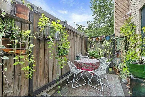 Rented by EXR | media 21