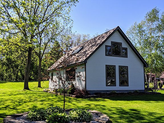 3rd image of 52 Brookview Dr