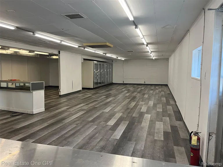 8216 Lakeshore Rd #1 — Photo 5