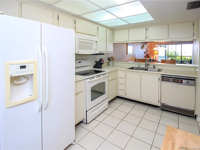 4620 NE Sandpebble Trce #104 — Photo 5