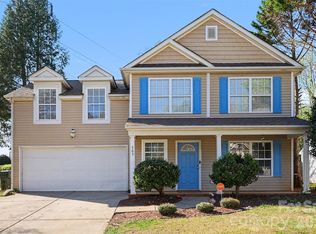 503 River View Dr, Lowell, NC