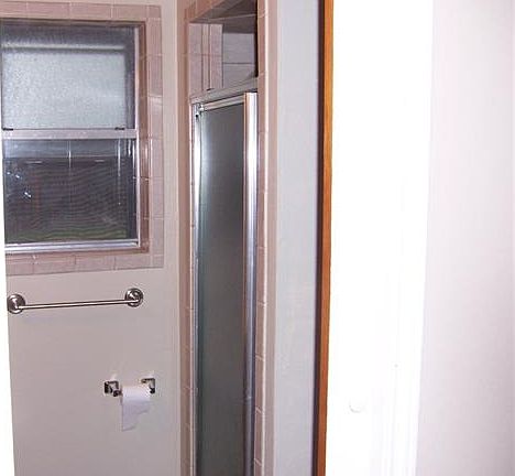 3rd image of 304 Julie Dr