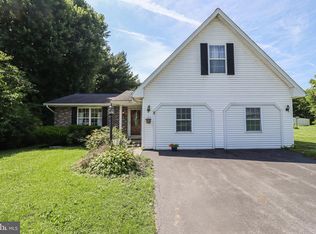 322 Valley Rd, Etters, PA 17319