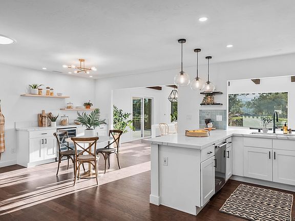 4th image of 1144 San Julian Dr