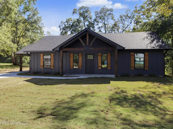 528 E Hatten Ave, Wiggins, MS 39577