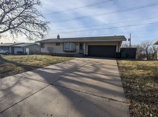789 Terrace Dr, Roseville, MN 55113