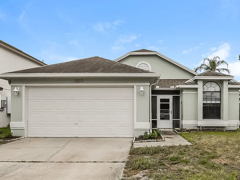 1011 Manigan Ave — Photo 1