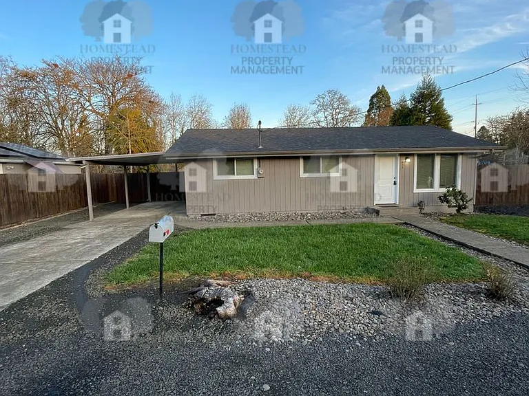 425 S 8th St — Photo 1