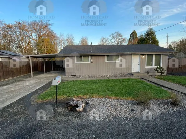 425 S 8th St, Independence, OR 97351