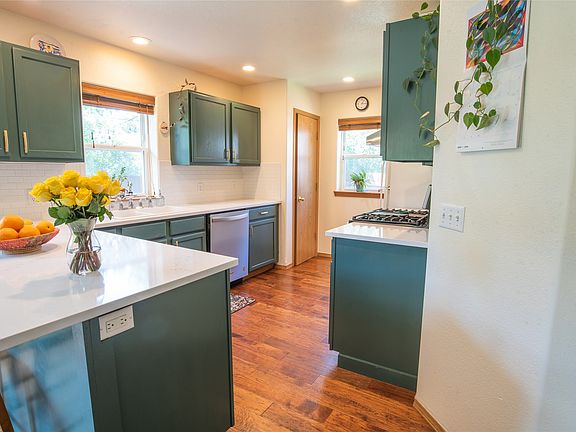 4th image of 2120 Inverness Pl