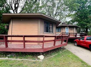 183 Abel Dr, Guttenberg, IA 52052