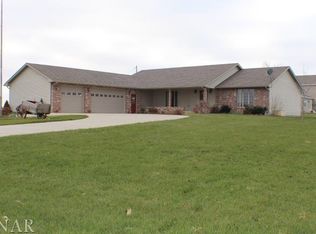 7777 Adam Rd, Weldon, IL 61882