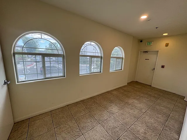 3 bed, 2.5 bath, 1530 sqft, $3,900 — Photo 4