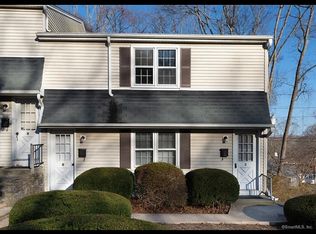 113 Union St APT E, Deep River, CT 06417