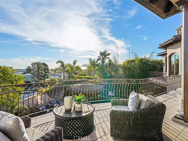 215 S Poinsettia Ave — Photo 46