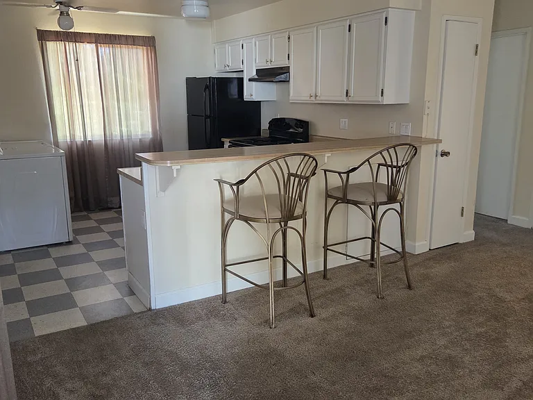 366B Maine St #B — Photo 2