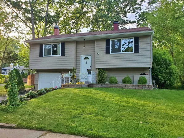 12 Columbus Ave, Kings Park, NY 11754