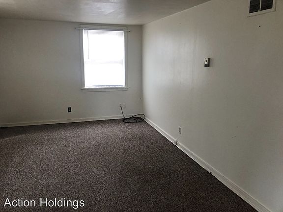 2nd image of 1815 W 13th St