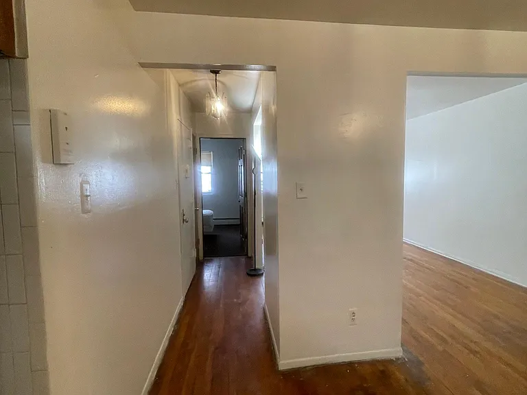 Barker Ave — Photo 6