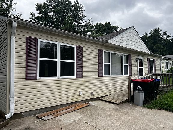 2nd image of 816 Broad St
